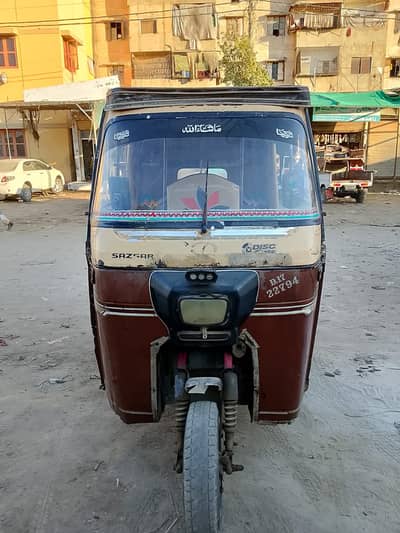 Sazgar 2017 model , l. p. g pe hai , kaghzat complete , c. p. l. c clear