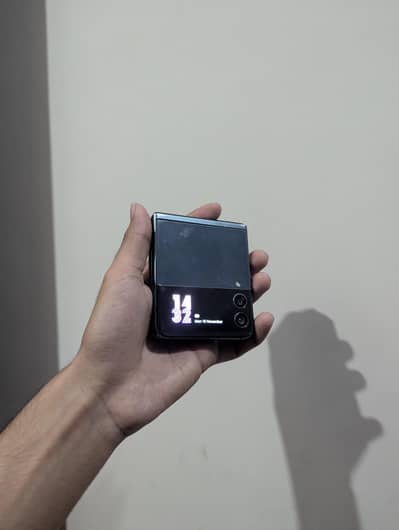 Samsung Z flip 3 display dmg only exchange possible