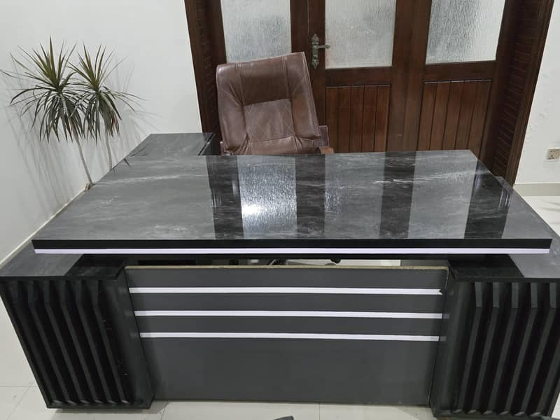 execitive table and sofas and tables 1