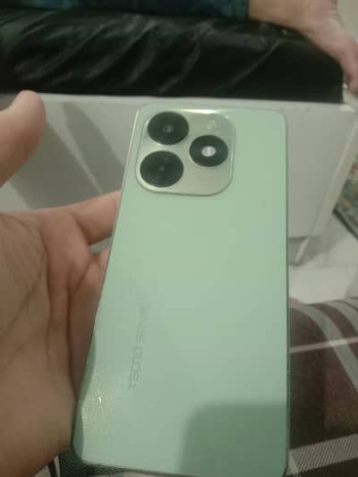 Tecno spark 20c 4+4/128