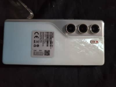 All eyes on me  juldi rabta karen