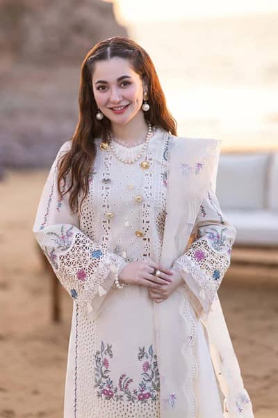 Qalamkar Luxur Eid collection Hit code available on fine quality Lawn