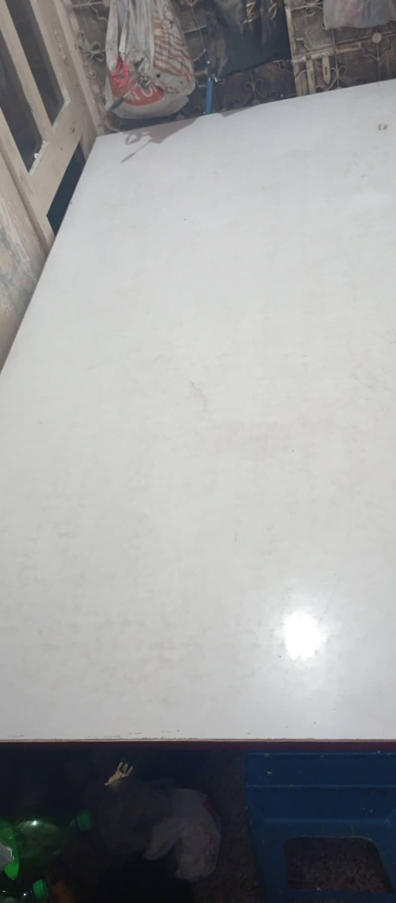 Dining table 0