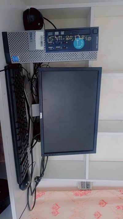 DELL core I5 , 4 generation , 24 RAM , 256 GB SSD