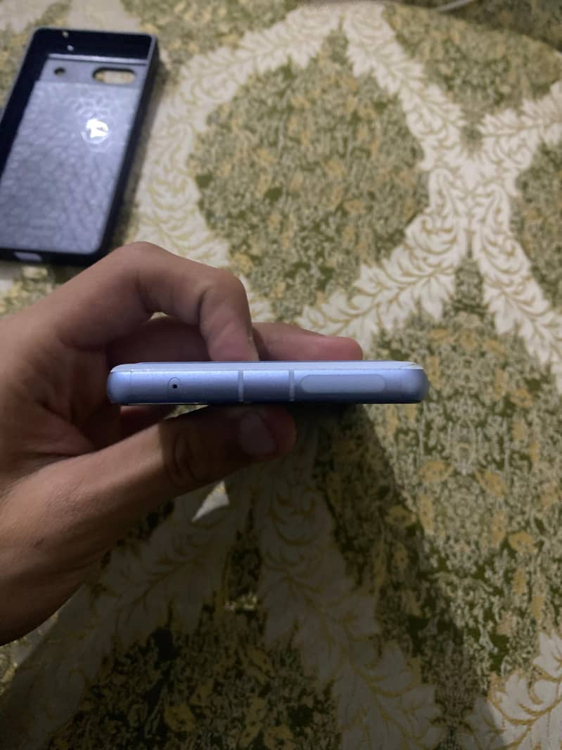 google pixel 7a 3