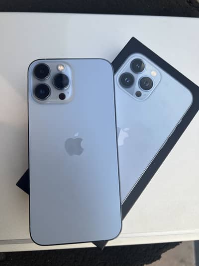 Iphone 13 pro max Factory unlocked with a box