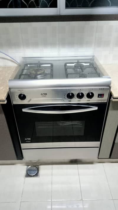 NasGas 3 burner gas oven in good condition
