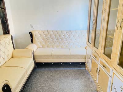 7 seater brand new condition 10/10