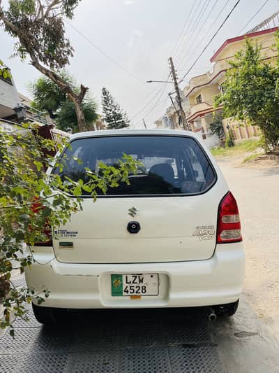 White Suzuki Alto