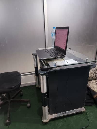 office table with rolling chair