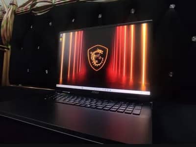 MSI Titan 18 HX Ai Ultra 9 285HX 64gb ram 4TB SSD 24GB