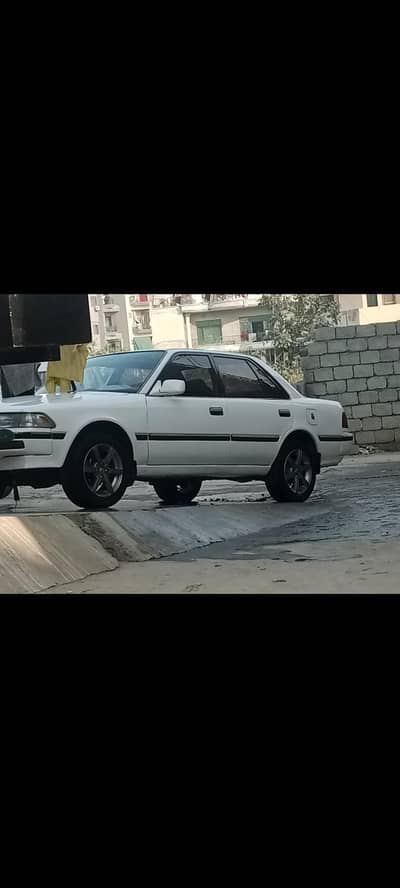 TOYOTA CORONA