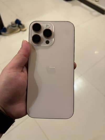 iPhone 16 Pro Max 256GB (Gold) – 10/10 condition.