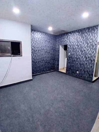 FULLY RENOVATED COMMERCIAL OFFICE 550SQ. FT AVAILABLE FOR RENT IDEAL LOCATION