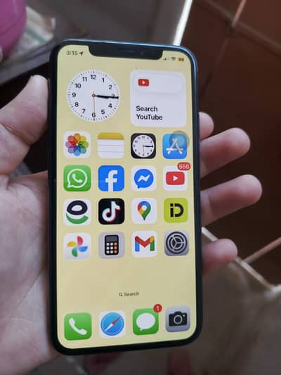 I phone xs official pta approved 256 gb board sealed guarantee