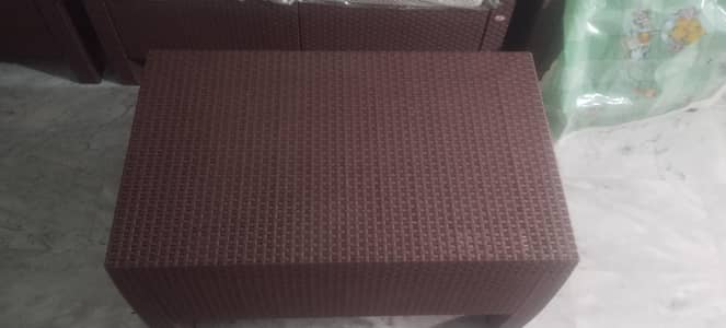 Saab k plastic sofa set 4seater