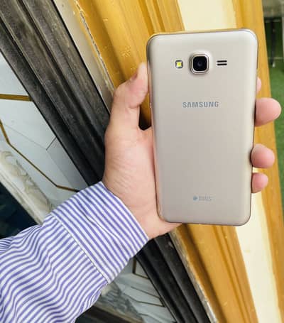 Samsung J 7core fresh