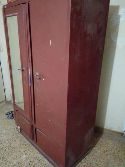 heavy iron almari for Sale