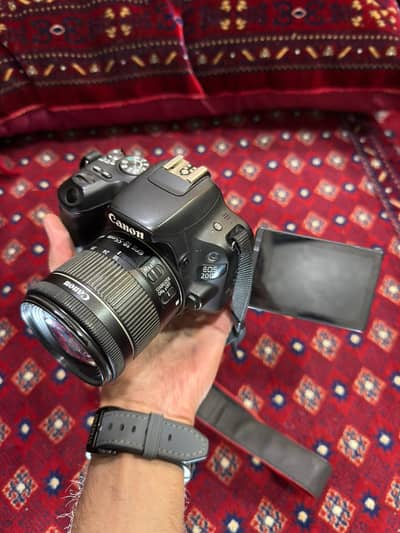 Canon Eos 200D With 18-55 Lens | Slightly Used