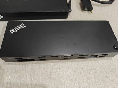 LENOVO THINKPAD THUNDERBOLG 3 WORSTATION DOCK, with 4 4k displays