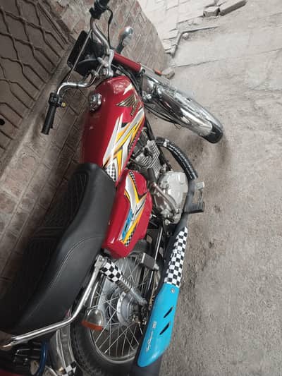 Honda 125 2025 Red Color