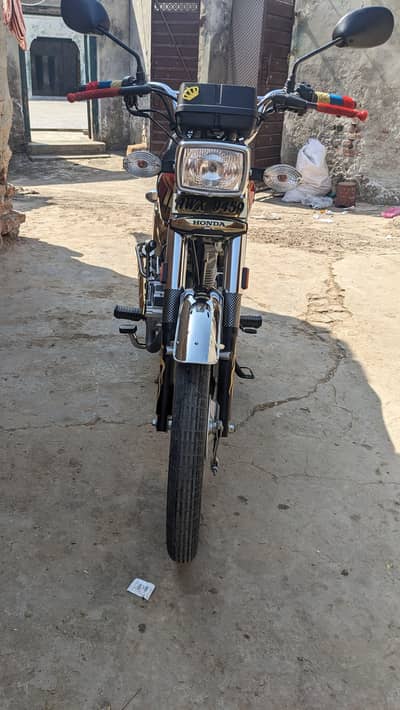 Honda 125 Self Start – Gold Edition (Like Brand New)