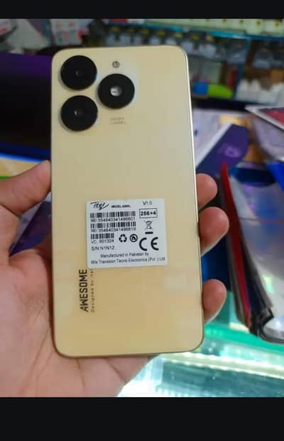 bilkul new phone ha ma na tora sa use kia ha bas