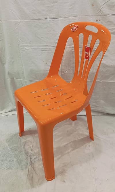 Plastic chairs High Quality used condition. 15Chairs available.