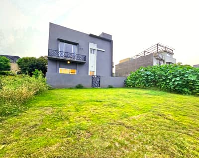 Luxurious 10 Marla House With 5 Marla Extra Land