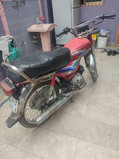 Honda 70 One hand used bike for sale serious buyer contact me