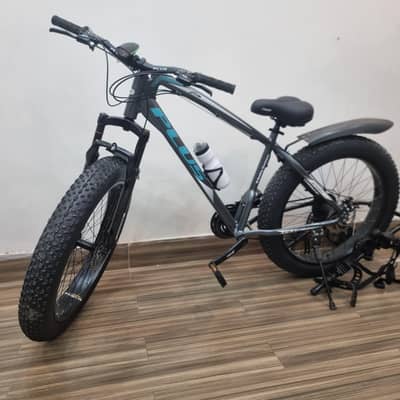 PLUS Fat Tyre Mountain Bike 26 | 21 Speed | Like New