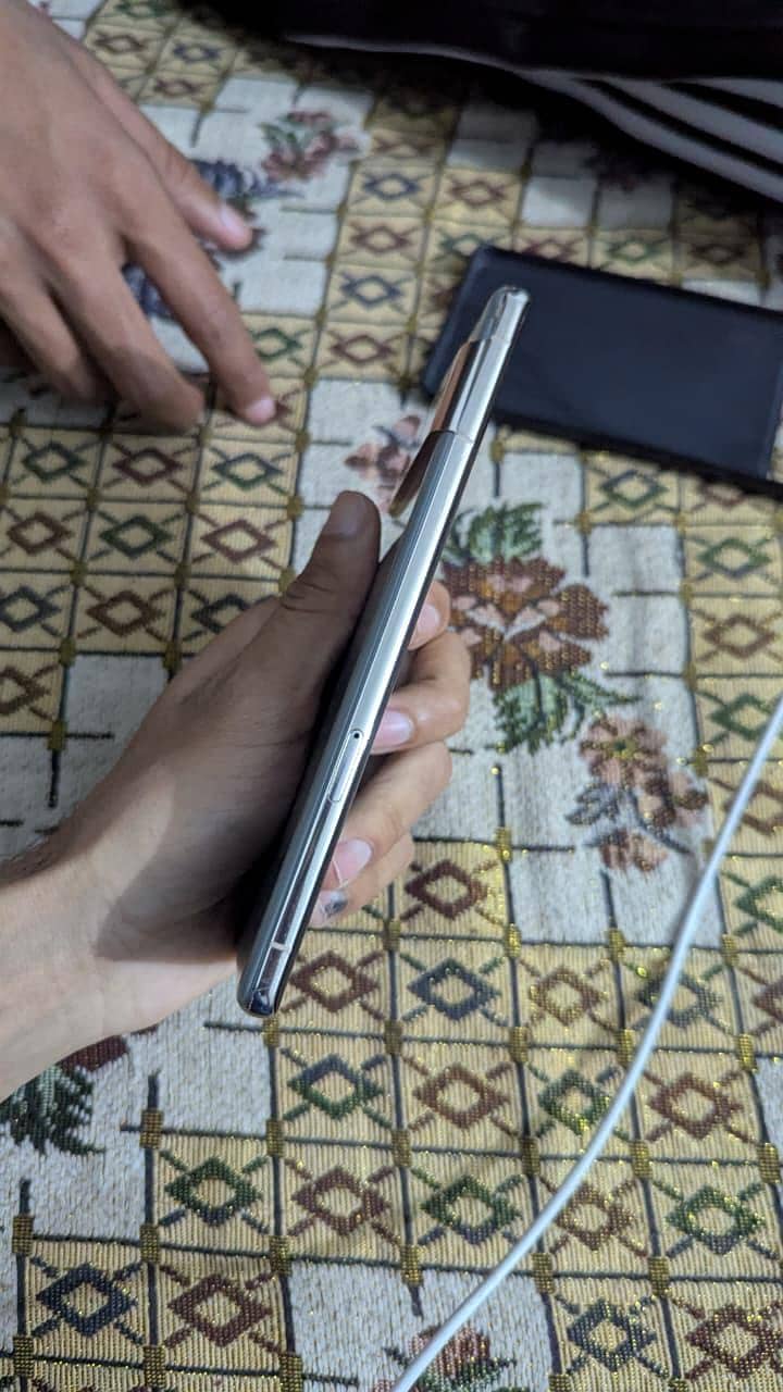 Google pixel 7 pro 4