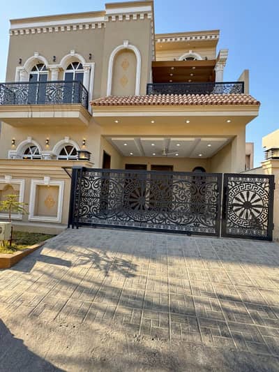 8 Marla ( 30*60 ) House Available for Sale. In Faisal Margalla City ( FMC ) B-17 Islamabad.