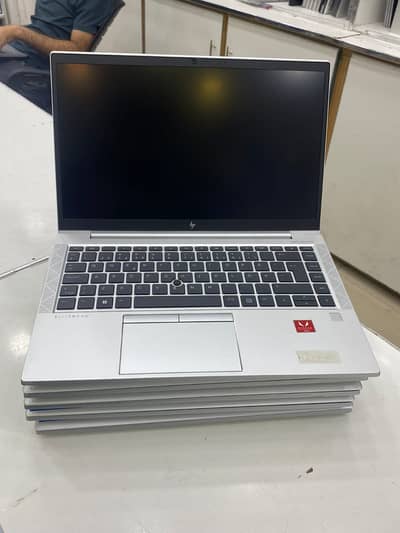 HP EliteBook 845 G8 Ryzen 3 5450u (8gbRam/256GBSSd)