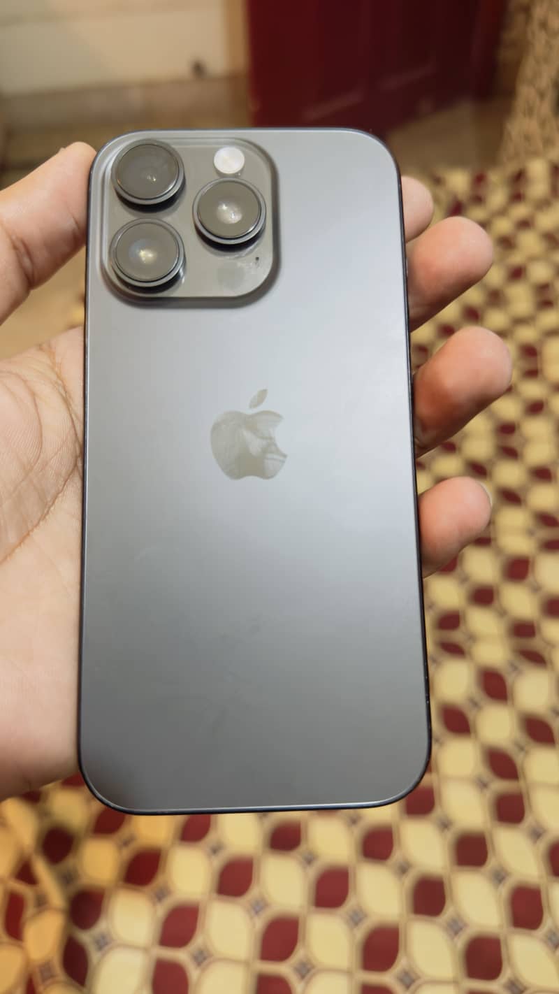 iPhone 16 pro 0