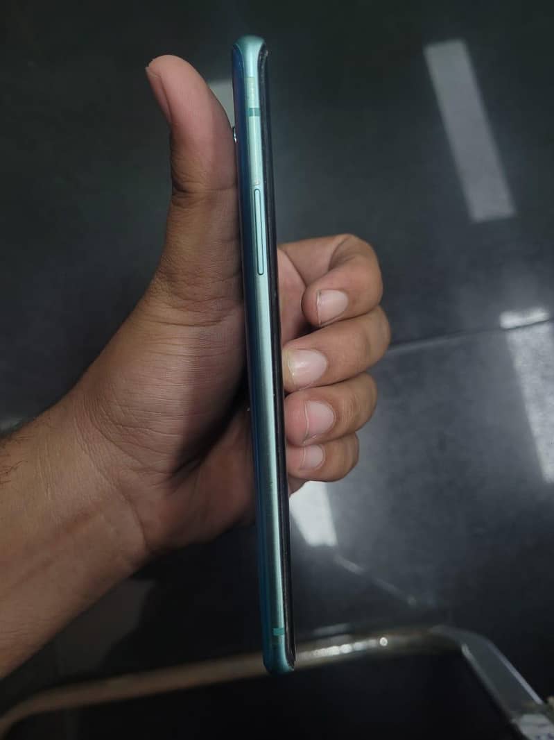 ONEPLUS 8 LINES 1