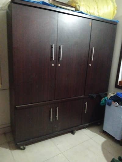 we r  salling wardrobes of three door only 6 months used just buy and