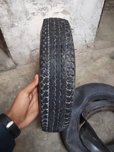  auto rickshaw tair just 2 month used price final