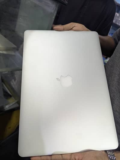 MacBook Pro 2015 - 15.6 inch - 16GB RAM - 128 GB SSD