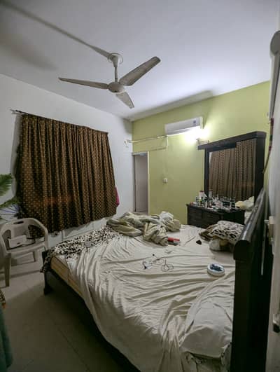 Flat Available For Sale In DHA Phase 4 Karachi