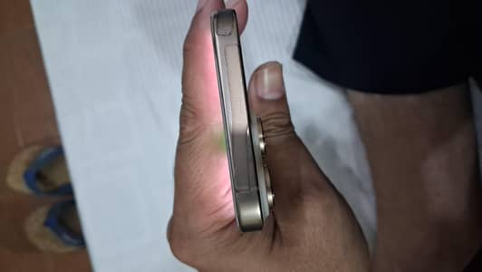 iphn 16 pro max dessert titinum