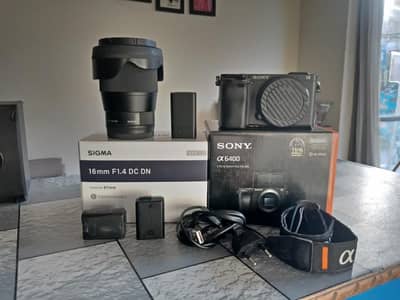 Sony a6400 Brand New Condation 16mm sigma 1.4 10/10 box