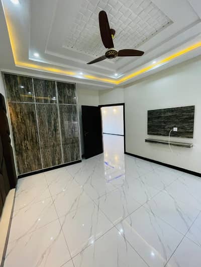 Prime Location 12 Marla Upper Portion In Bahria Town - Chambelli Block For Rent