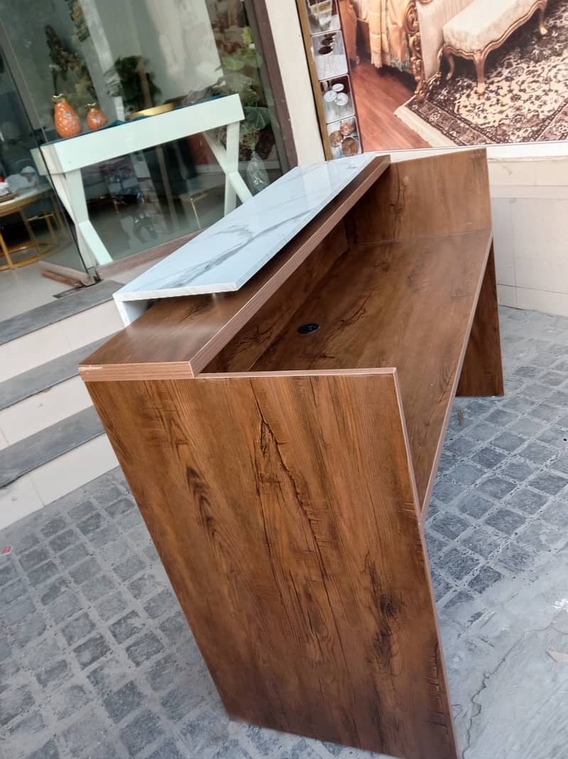 Reception Table | Counter Table 10