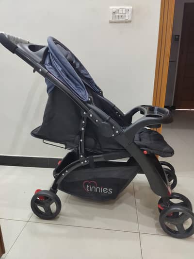 slightly used tinnes pram