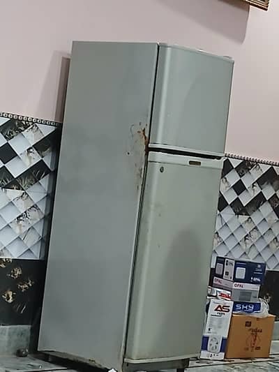 Dowlance Refrigerator small size for sale