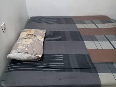 Double Bed spring, no damages, very comfortable