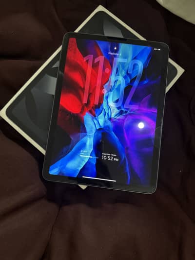 Apple iPad Air 5th Gen (2022) | M1 Chip | Space Gray | 10/10 Condition