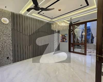 Ready To Buy A House 10 Marla In Bahria Town - Sector C