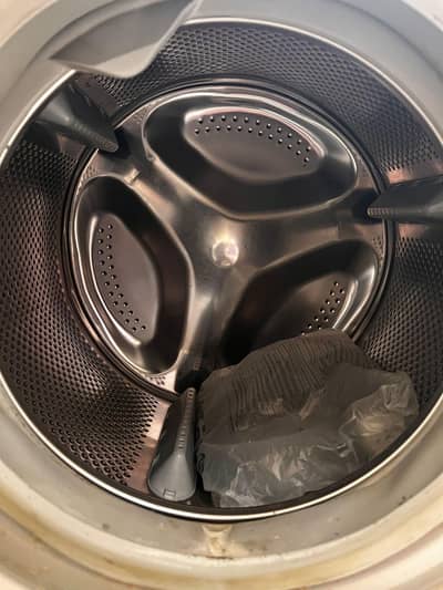 Front Load 8.5 kg Ariston Fully Automatic Washing Machine